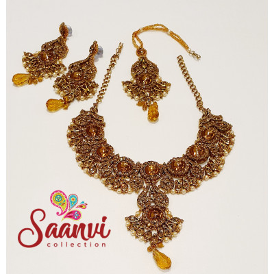 Gold And Pearl Jewellery Set